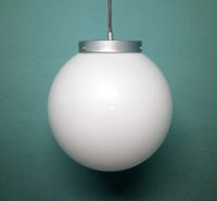 Colgante con sustento gris plata - barrilete